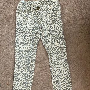 Girls leopard print size 5 jeans, great condition!